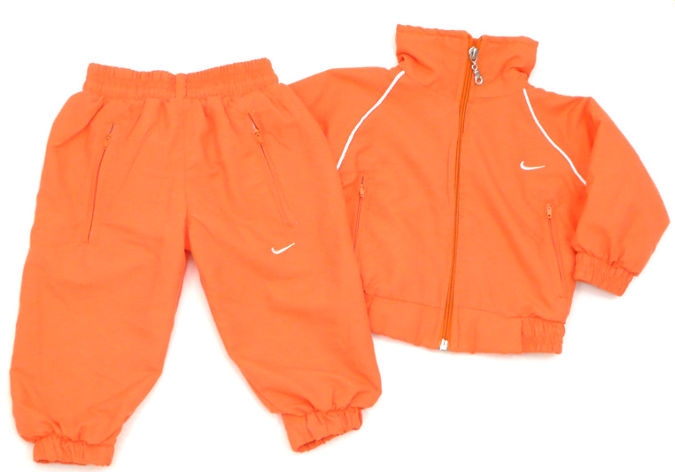Kombination der Marke Nike